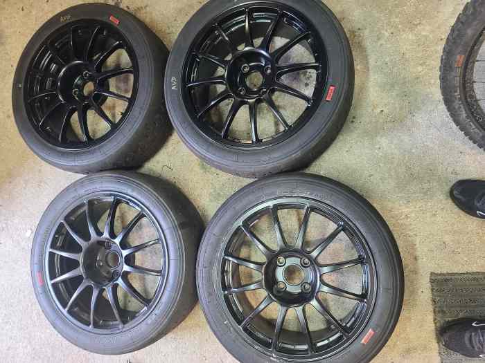 Jantes psa + pneus 17 pouces 0