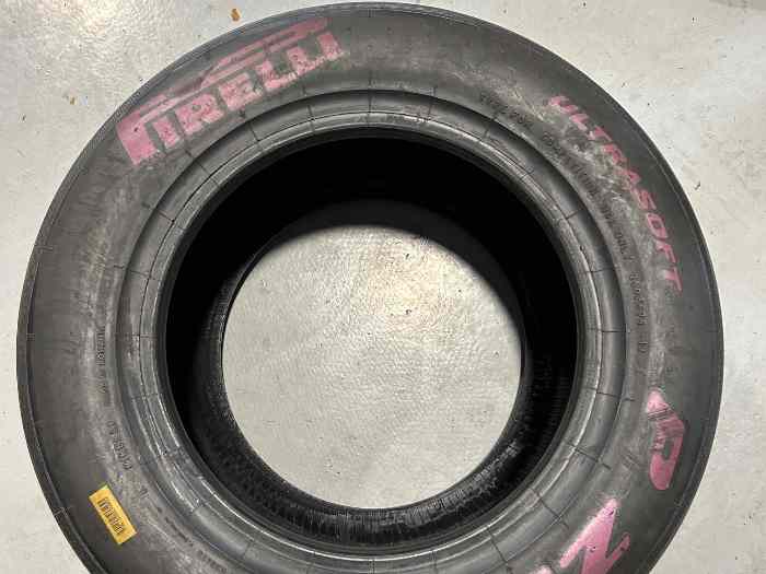 Pneus Pirelli Ultrasoft Violet