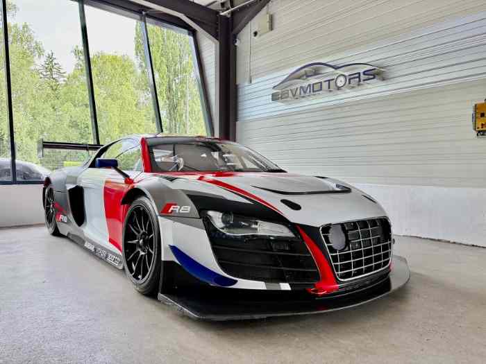 Audi R8 LMS ULTRA 5.2 V10 560 cv