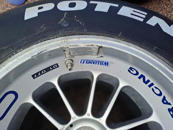 authentique roue de formule 1 williams f1 FW23 2