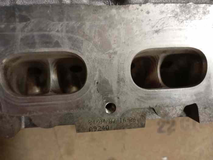 Culasse Renault Clio 3 F4R 830 endommagée 3