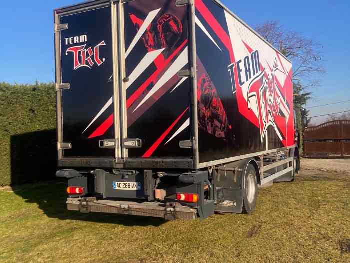 Camion atelier et couchage 3