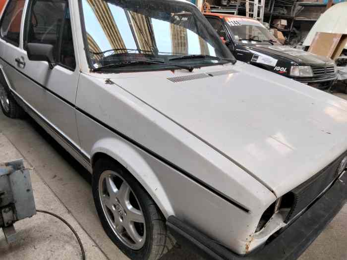 VENDS GOLF GTI 1,8 L