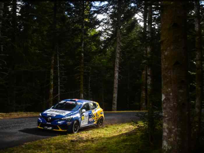 Magnifique Clio Rallye 5 / 2280 kms 3