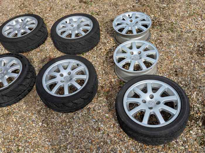 7 jantes Ouragan 16 pouces Peugeot 206 et 5 pneus Toyo 0
