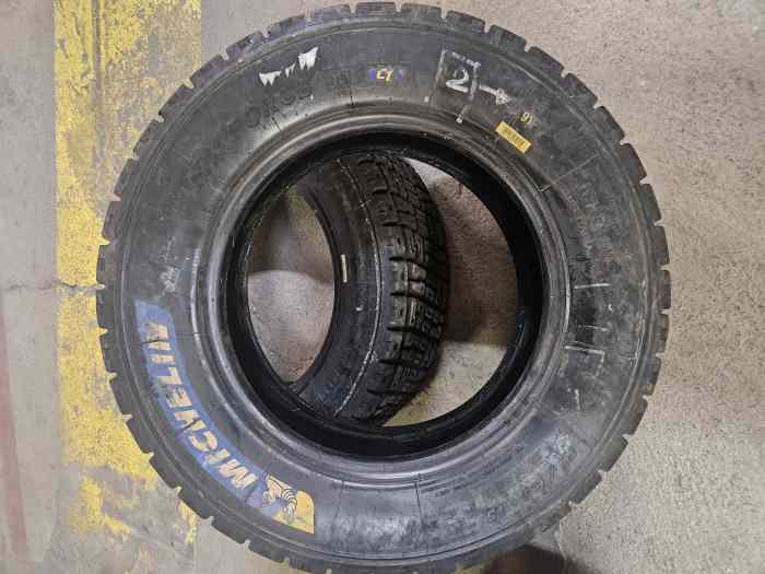 Pneus Michelin XL92 17/65/15 4