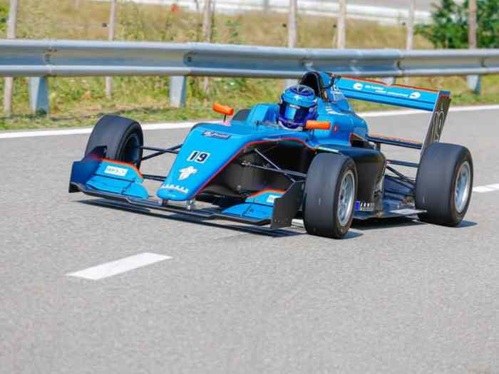 A vendre formule F4 evo LRM 330 cv 4