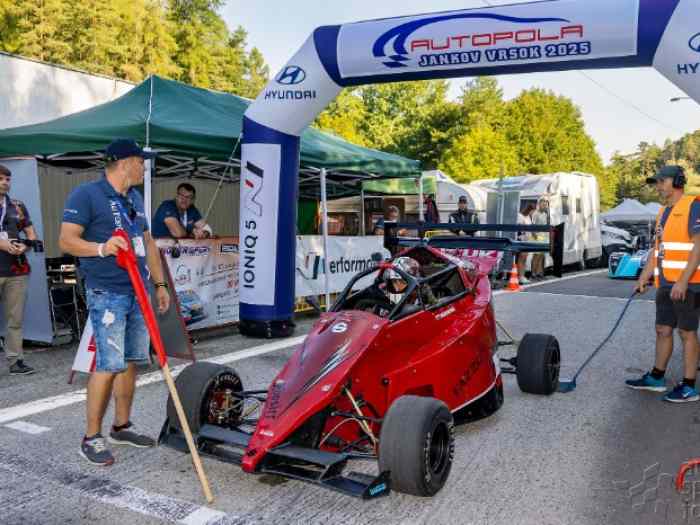 Formula Kart GSXR 1000k8 5