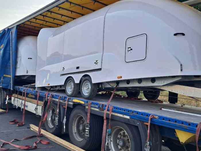 STOCK AOUT 2025 : 5X Remorque porte voiture fermée AutoSportTrailer AST-2 1