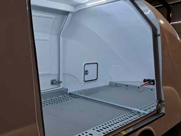 STOCK AOUT 2025 : 5X Remorque porte voiture fermée AutoSportTrailer AST-2 3