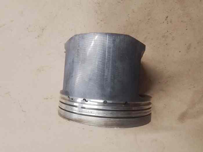 3 PISTONS BMW M10 