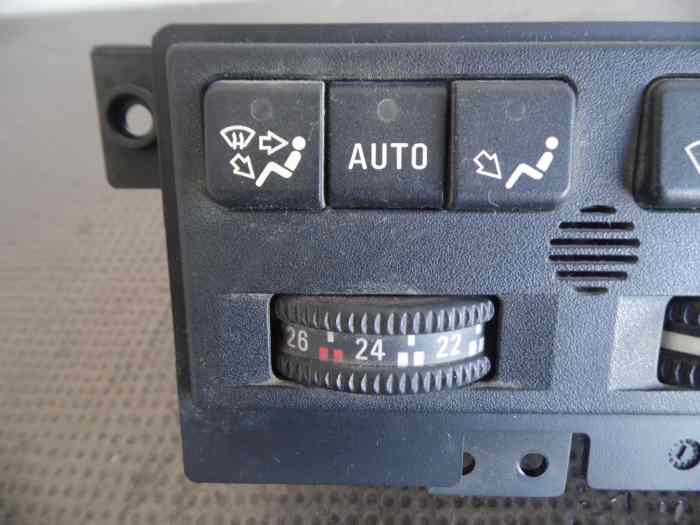 COMMANDE CLIMATISATION 64111392171 BMW E31 1