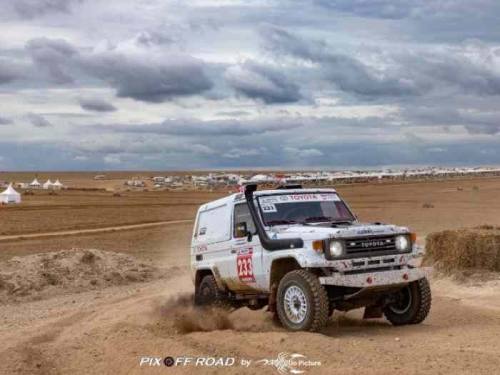 Location Toyota HZJ 73 pour Dakar Clas...