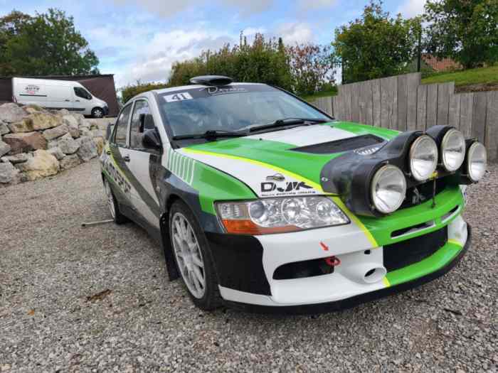 Vends ou échange Mitsubishi Evo 9 r4