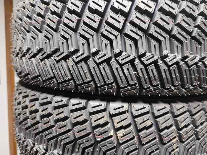 Lot pneus terre Pirelli et Michelin Neuf et occasion 1