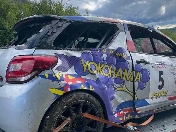 Vend ou échange DS3 R3 MAX ACCIDENTE 1
