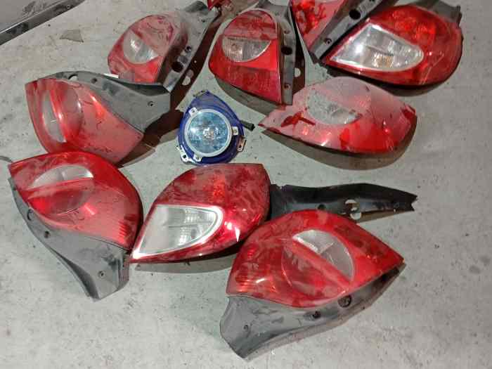 Lot piece intérieur et carrosserie clio r3 4