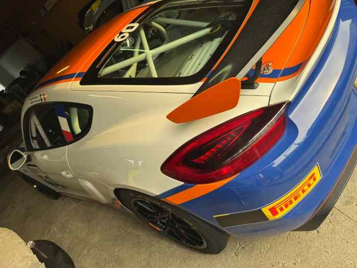 Cayman GT4 CS 1