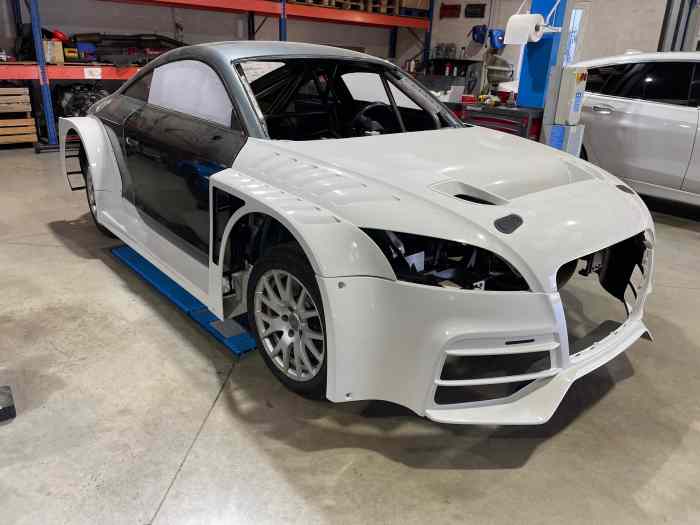 Caisse arceautée homologué FIA et kit large AUDI TT 8J mk2 0