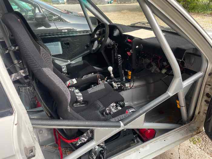 BMW 320i e30 F2000 24 soupapes 1