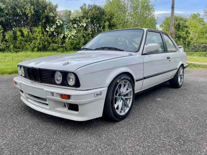 BMW 320i e30 F2000 24 soupapes 0