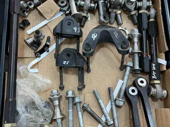 Lot de piece train roulant Aston Martin Vantage GT4 17-A