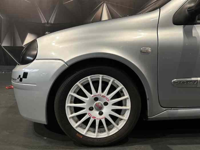 Renault Clio II 2 Phase 1 RS Piste Circuit TrackDay 220 CH Alfano Baquets Arceau capot Fibre Pneus Slick 5