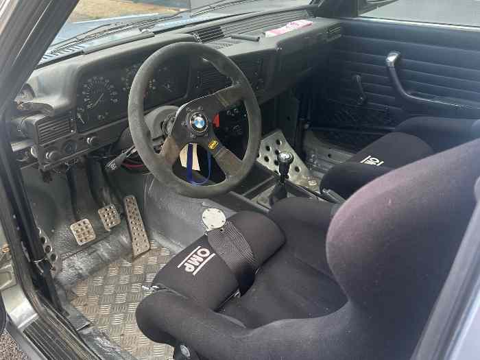 vend BMW 323 I 2