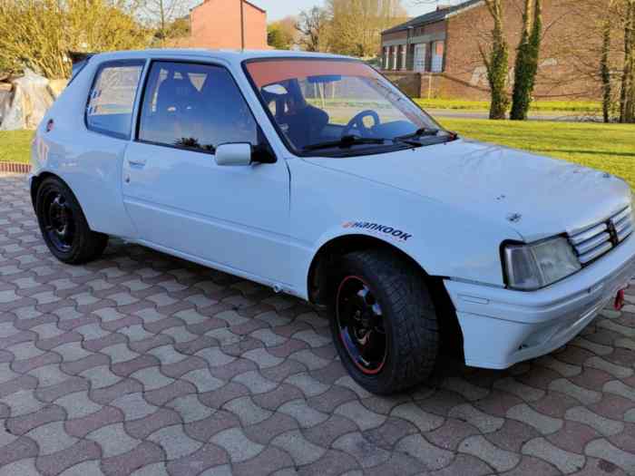 Peugeot 205 1,9L GTI f2000 5