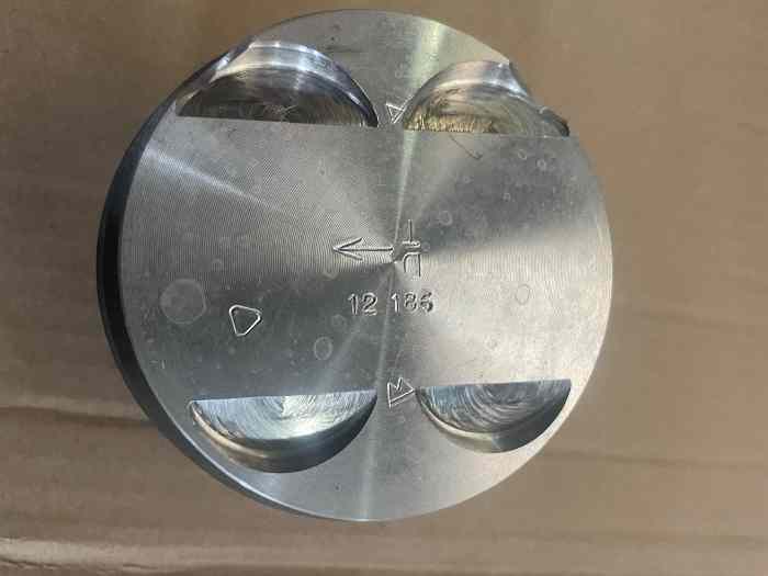 4 pistons Saxo T4 neufs 2