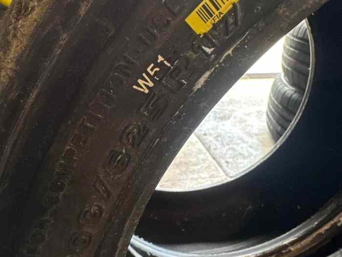 Vend 2 pneus pluie W51 hankook jamais retaillé 200/625/17 2