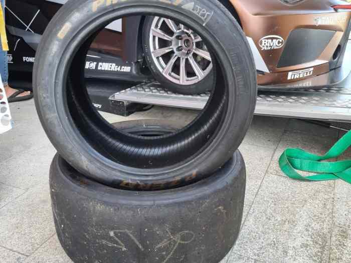 Pirelli Sliks 305