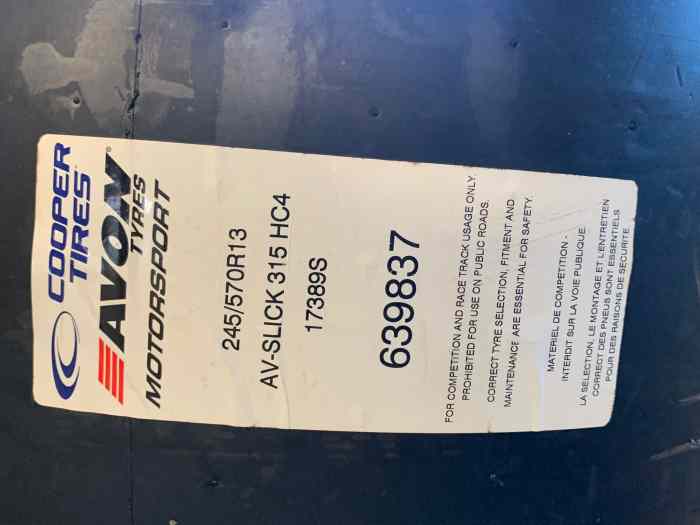 Pneus AVON (245/570 - 315/660) neufs 2