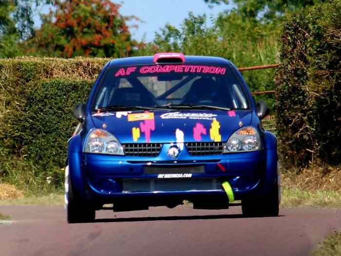 Clio top f2000 0