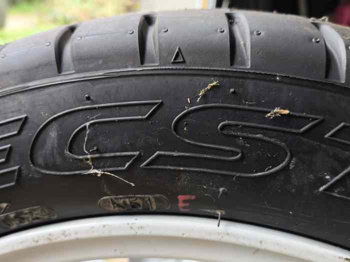 2 pneus Kumho TM02 K51 15 pouces neuf 2