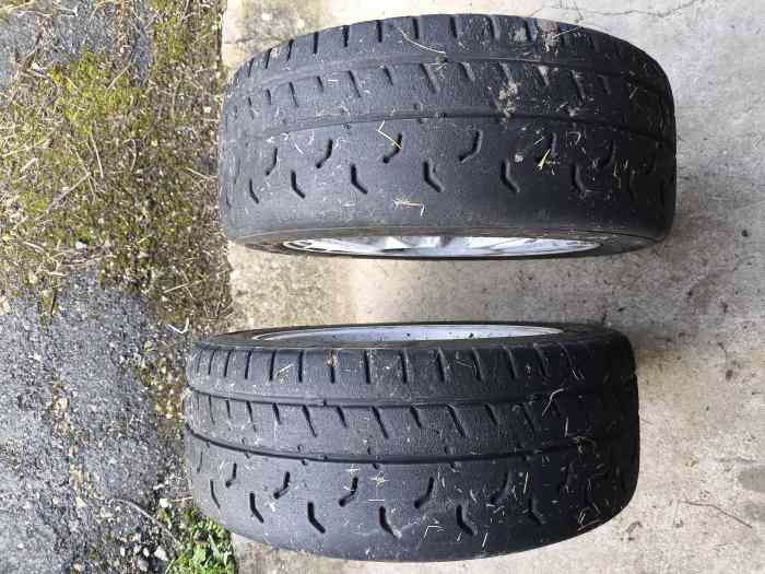 2 pneus Kumho TM02 K51 15 pouces quasiment neuf 0