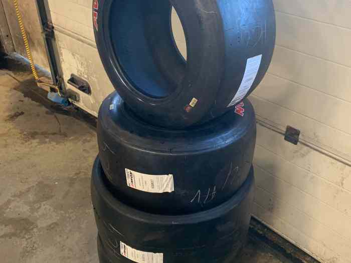 Pneus AVON (245/570 - 315/660) neufs 1