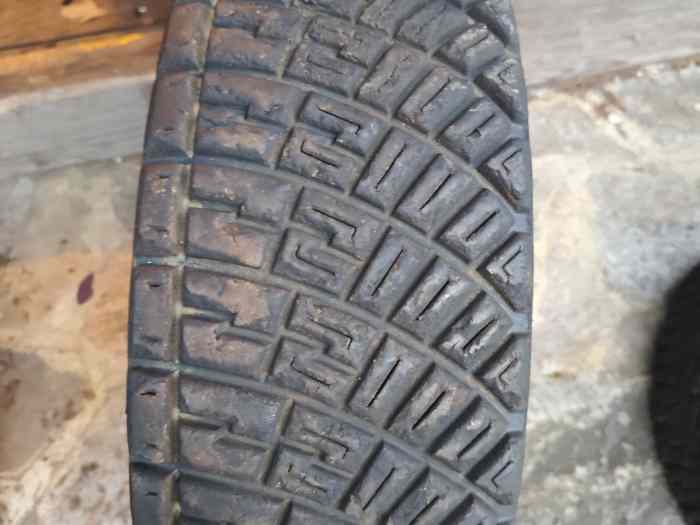 Pneus terre Michelin 3