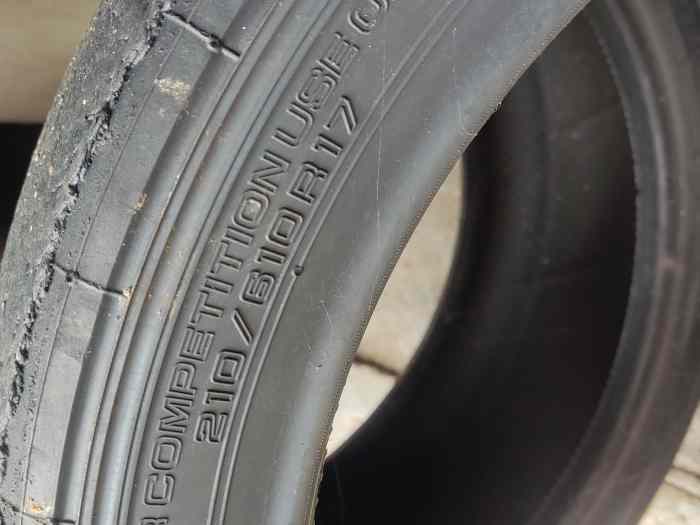 2 pneus slick Yokohama dur 2