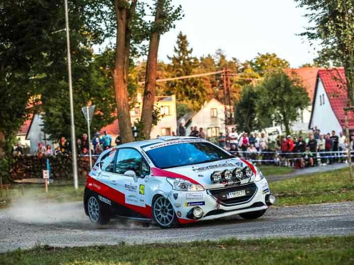 Peugeot 208 R2 3