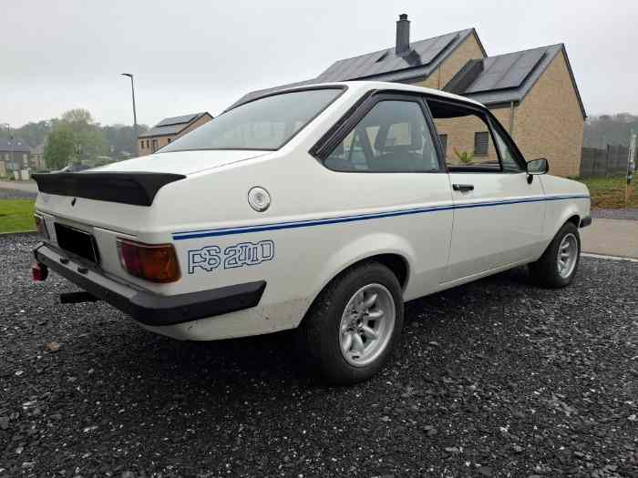 FORD ESCORT RS2000 2
