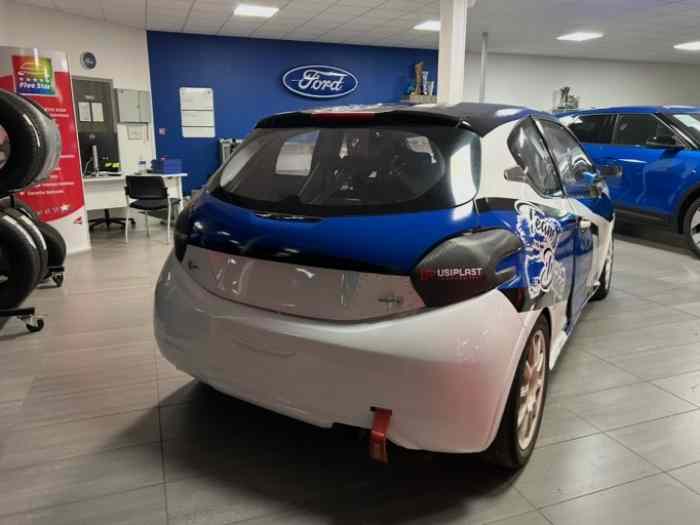 Peugeot 208 F2000 - Actuellement en Rallycross Division4 3