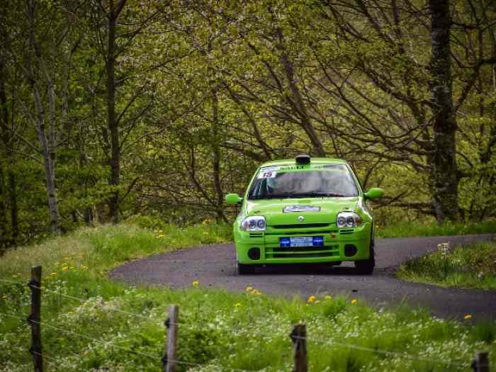 Clio RS f2000 0