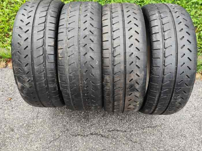 Pneus Michelin R21 17 pouces neufs