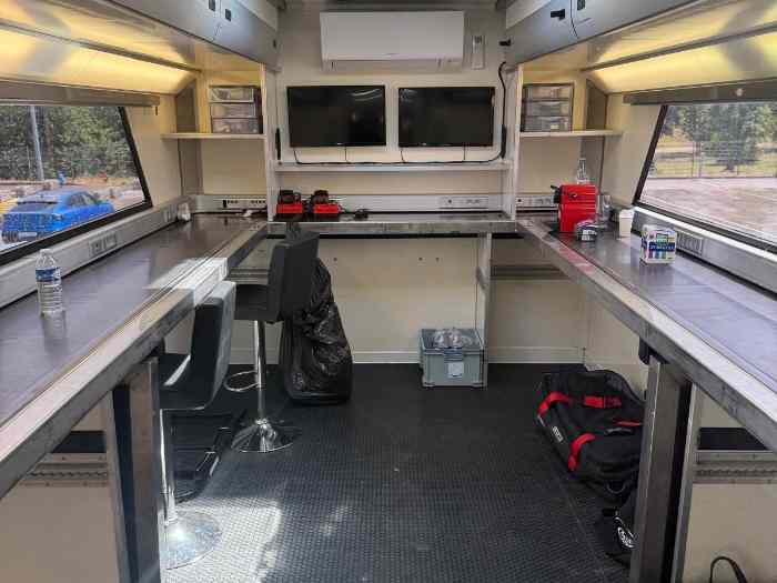 Semi remorque avec auvent 3