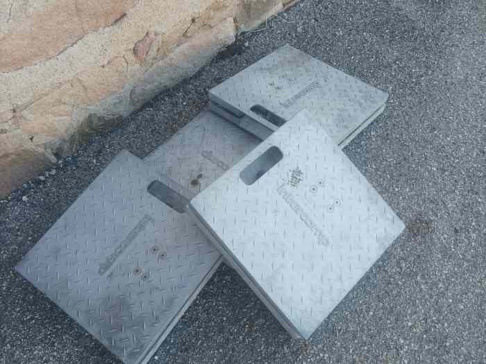 Jeux de 4 plateaux de balance INTERCOM...