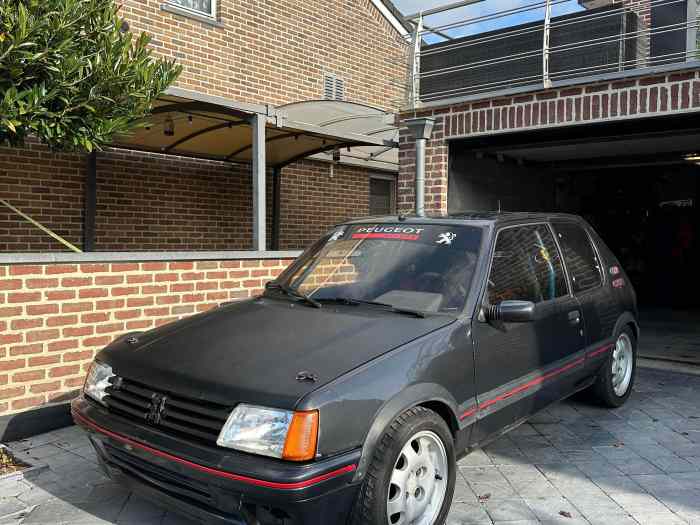 Peugeot 205 GTI