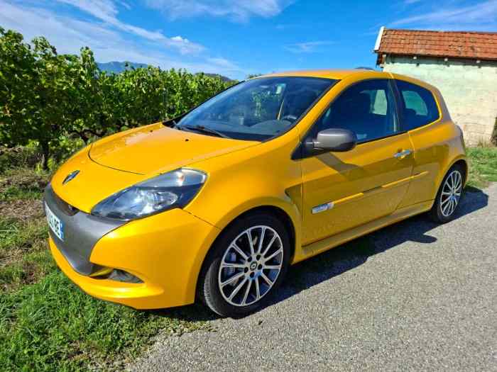 Clio III RS luxe 203ch 0