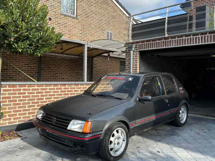 Peugeot 205 GTI 1