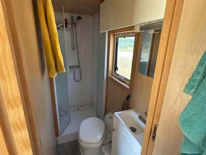 SEMI REMORQUE 6 places avec Atelier + Motohome 4